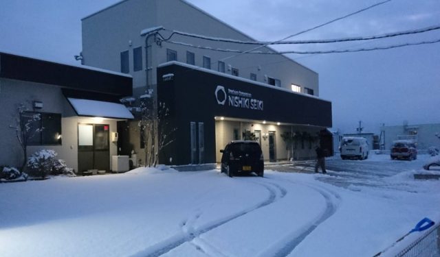 先週の雪はすごかったですね⛄30ｃｍくらい積もったかな？会社の雪かきも頑張りました！